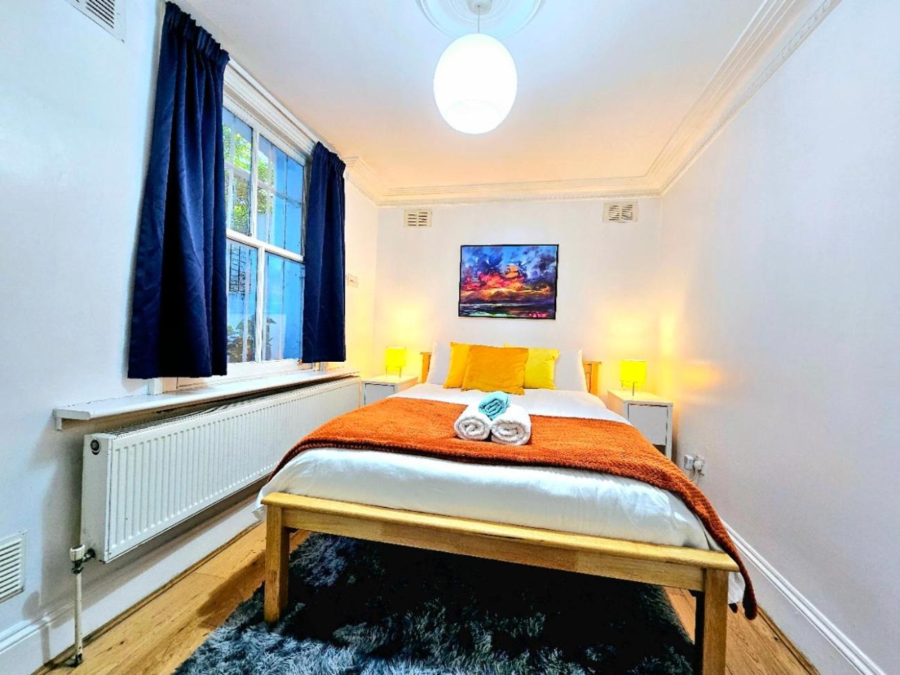 Spacious & Cosy 2 Bedroom 2 Sofa-beds With Private Entrance And Back Patio, 3 Min Walk To Earl's Court Station Appartement