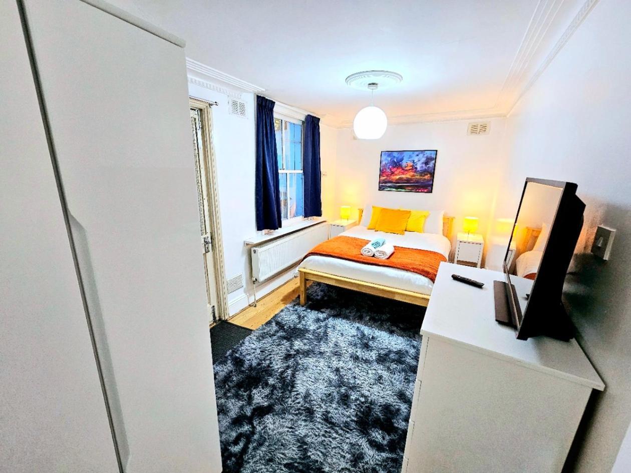 Appartement Spacious & Cosy 2 Bedroom 2 Sofa-beds With Private Entrance And Back Patio, 3 Min Walk To Earl's Court Station