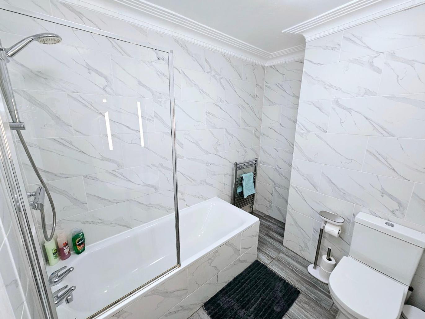 Spacious & Cosy 2 Bedroom 2 Sofa-beds With Private Entrance And Back Patio, 3 Min Walk To Earl's Court Station Appartement